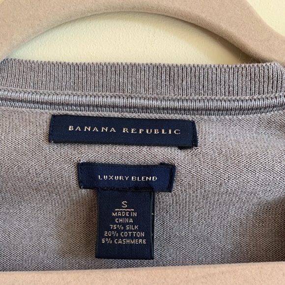 NWOT gray v neck sweater - Picture 3 of 3